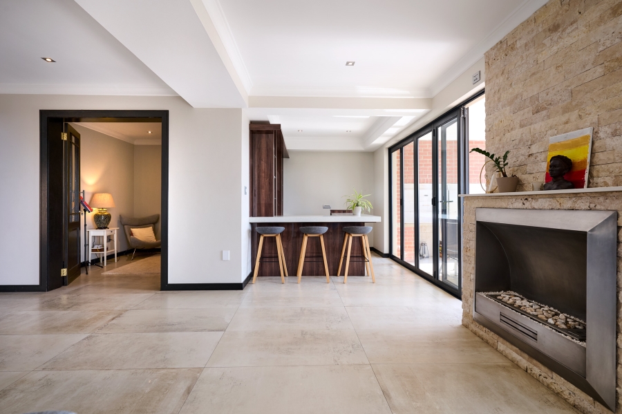 5 Bedroom Property for Sale in Waterfall Country Estate Gauteng