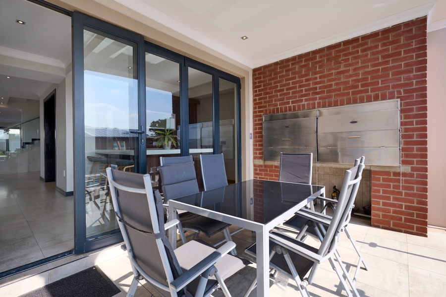 5 Bedroom Property for Sale in Waterfall Country Estate Gauteng