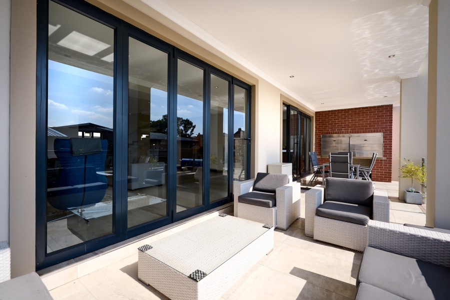 5 Bedroom Property for Sale in Waterfall Country Estate Gauteng