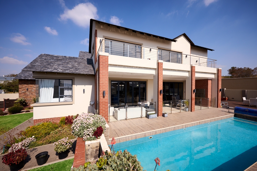 5 Bedroom Property for Sale in Waterfall Country Estate Gauteng