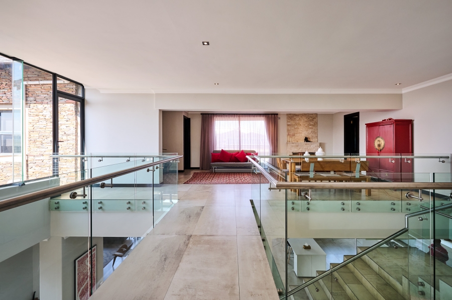 5 Bedroom Property for Sale in Waterfall Country Estate Gauteng