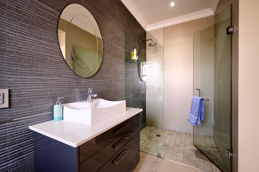 5 Bedroom Property for Sale in Waterfall Country Estate Gauteng