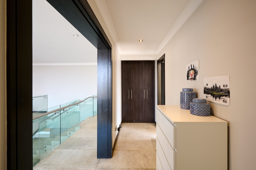 5 Bedroom Property for Sale in Waterfall Country Estate Gauteng