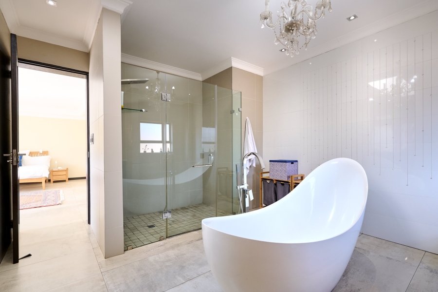 5 Bedroom Property for Sale in Waterfall Country Estate Gauteng