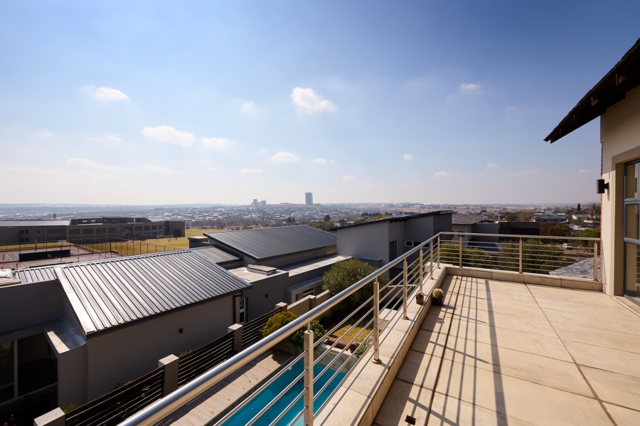 5 Bedroom Property for Sale in Waterfall Country Estate Gauteng