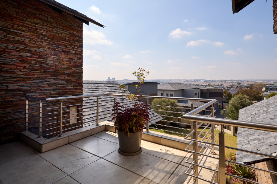 5 Bedroom Property for Sale in Waterfall Country Estate Gauteng