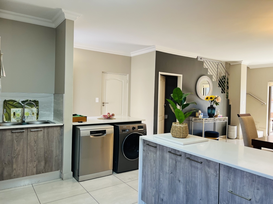 3 Bedroom Property for Sale in Annlin Gauteng