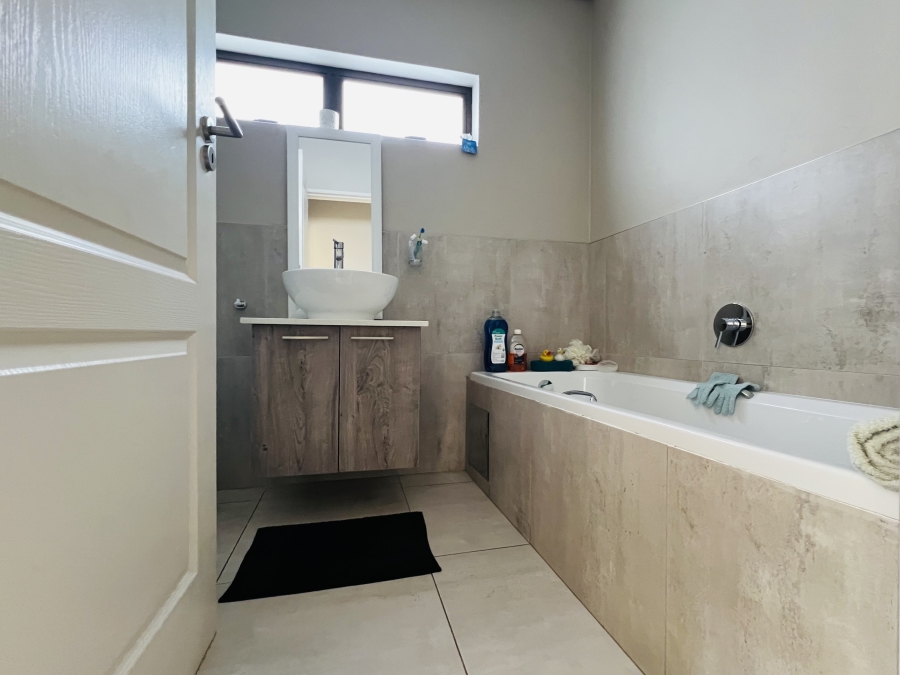 3 Bedroom Property for Sale in Annlin Gauteng