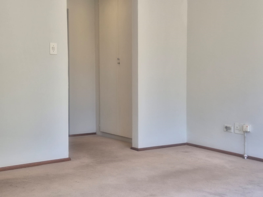 To Let 3 Bedroom Property for Rent in Hurlingham Manor Gauteng