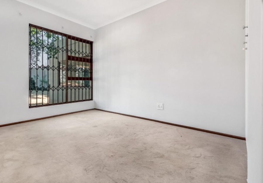 To Let 3 Bedroom Property for Rent in Hurlingham Manor Gauteng