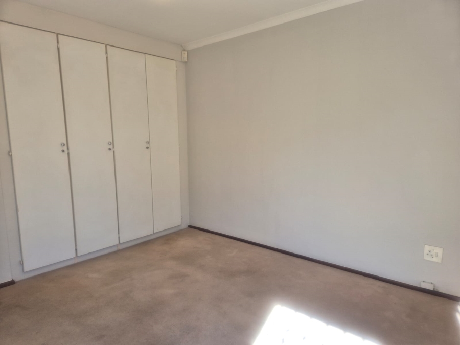 To Let 3 Bedroom Property for Rent in Hurlingham Manor Gauteng