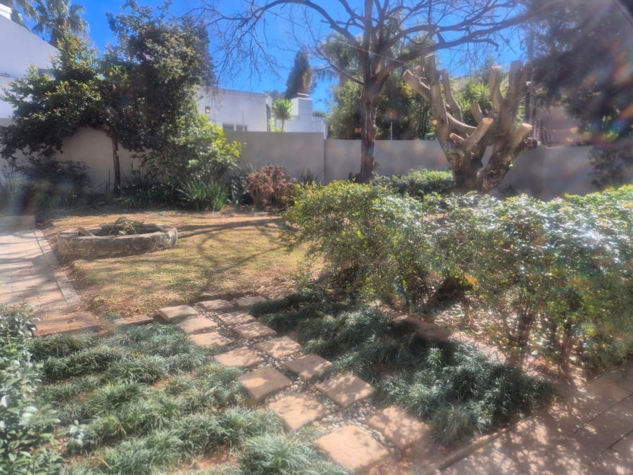 To Let 3 Bedroom Property for Rent in Hurlingham Manor Gauteng