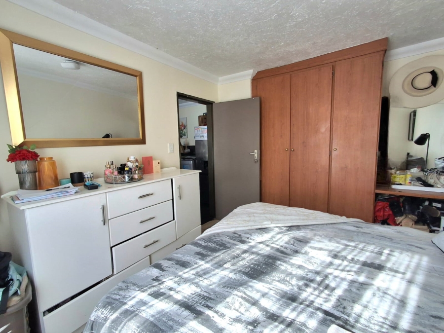 2 Bedroom Property for Sale in Erand Gardens Gauteng