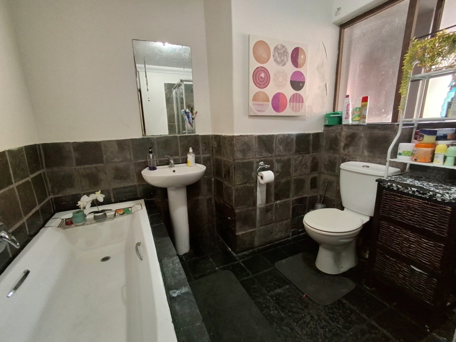 2 Bedroom Property for Sale in Erand Gardens Gauteng