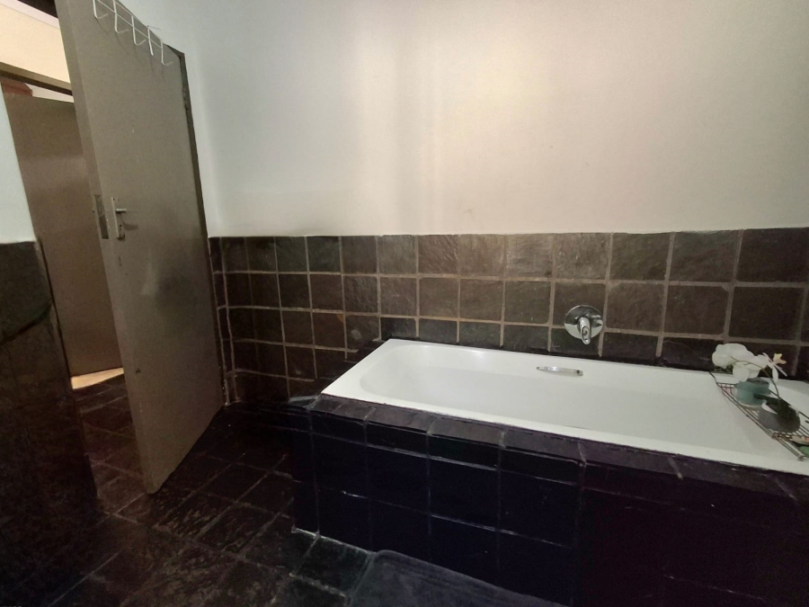 2 Bedroom Property for Sale in Erand Gardens Gauteng