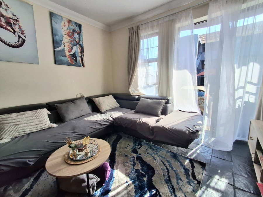 2 Bedroom Property for Sale in Erand Gardens Gauteng