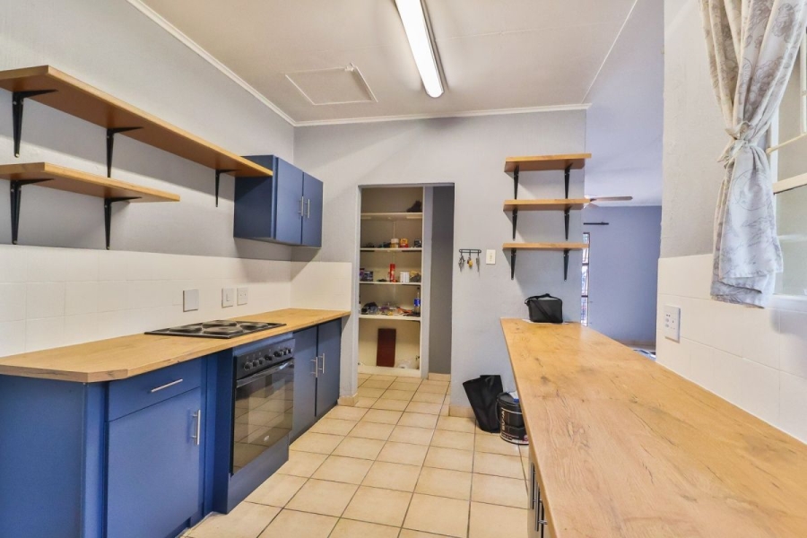 3 Bedroom Property for Sale in Die Hoewes Gauteng