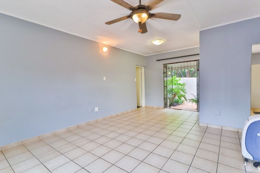 3 Bedroom Property for Sale in Die Hoewes Gauteng