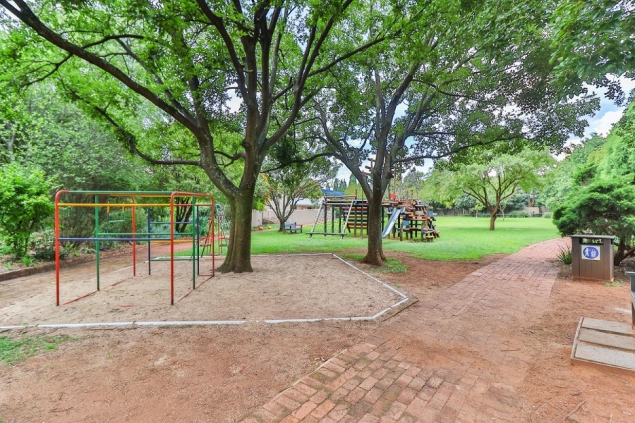 3 Bedroom Property for Sale in Die Hoewes Gauteng