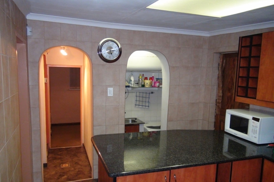 To Let 1 Bedroom Property for Rent in Rembrandt Park Gauteng