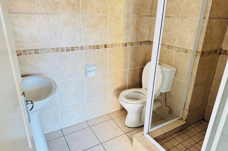 To Let 2 Bedroom Property for Rent in Halfway Gardens Gauteng
