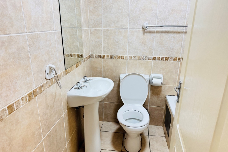 To Let 2 Bedroom Property for Rent in Halfway Gardens Gauteng