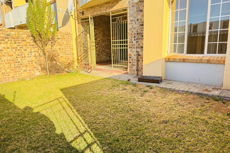 To Let 2 Bedroom Property for Rent in Halfway Gardens Gauteng