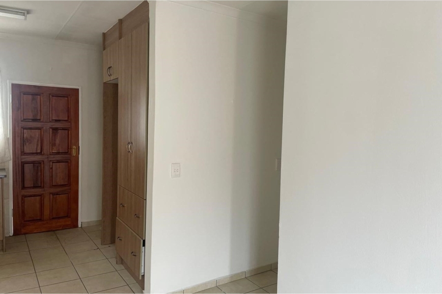 2 Bedroom Property for Sale in Kosmosdal Gauteng