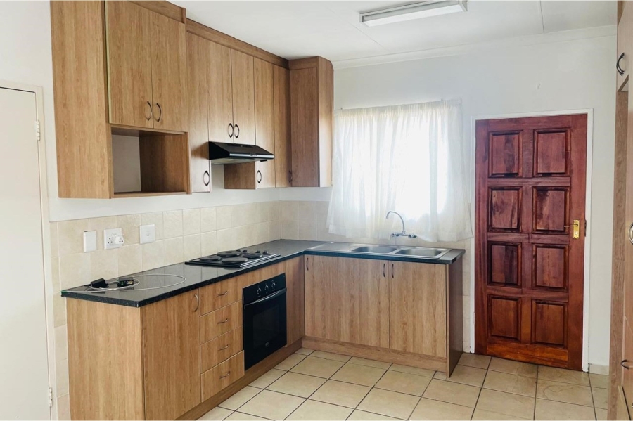 2 Bedroom Property for Sale in Kosmosdal Gauteng