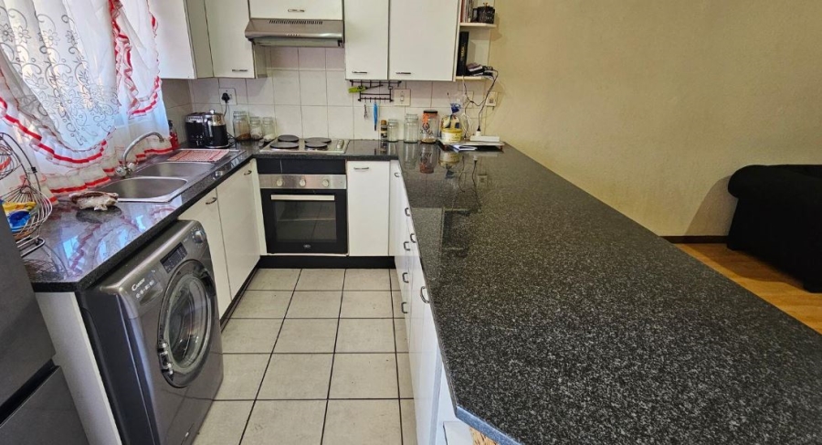 2 Bedroom Property for Sale in South Crest Gauteng
