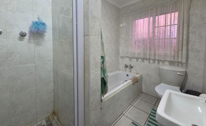 2 Bedroom Property for Sale in South Crest Gauteng