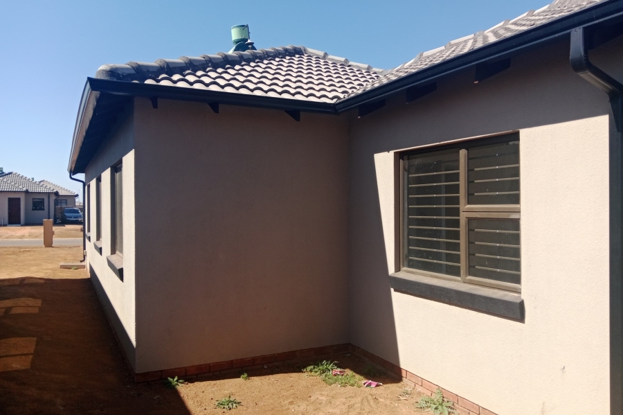 To Let 4 Bedroom Property for Rent in Soshanguve VV Gauteng