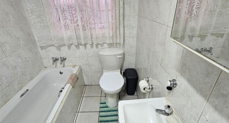 3 Bedroom Property for Sale in South Crest Gauteng