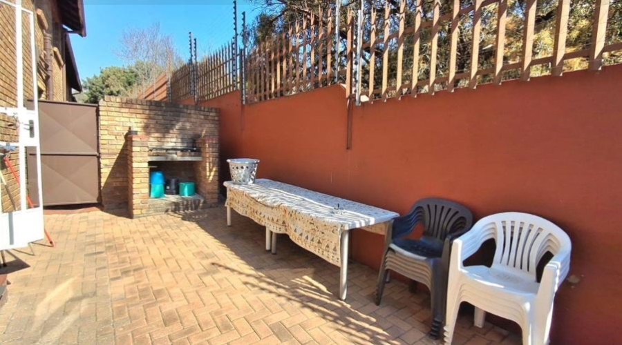 3 Bedroom Property for Sale in South Crest Gauteng
