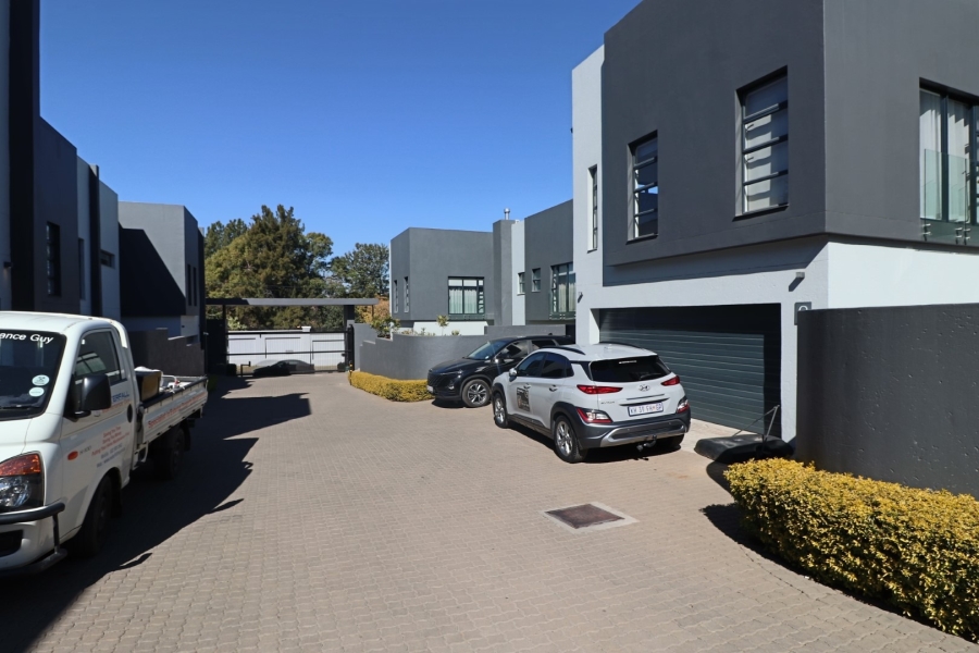 4 Bedroom Property for Sale in Bryanston Gauteng