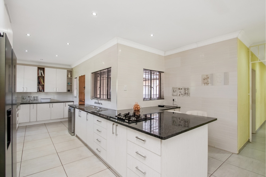 4 Bedroom Property for Sale in Florida Park Gauteng
