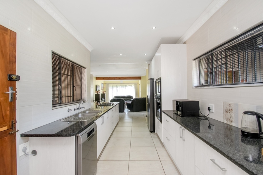 4 Bedroom Property for Sale in Florida Park Gauteng