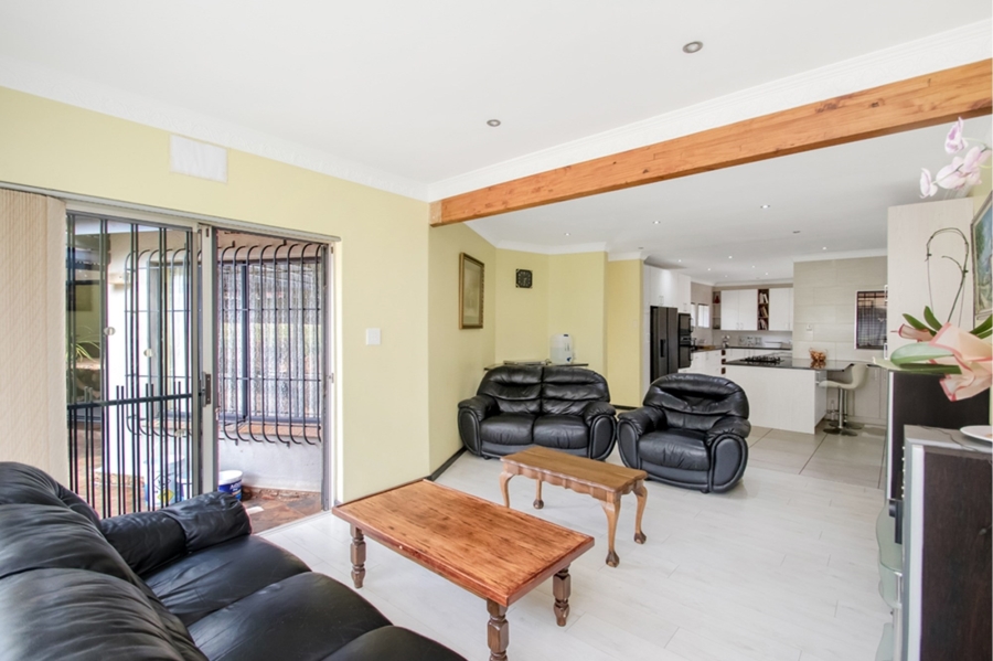 4 Bedroom Property for Sale in Florida Park Gauteng