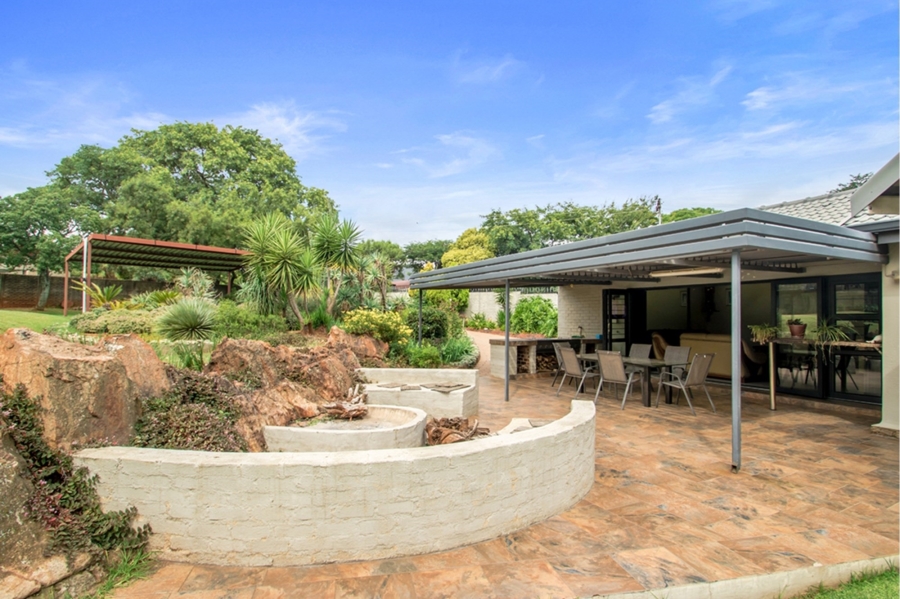 4 Bedroom Property for Sale in Florida Park Gauteng