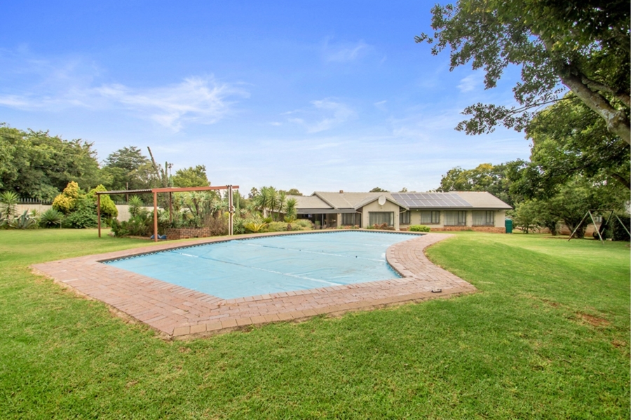 4 Bedroom Property for Sale in Florida Park Gauteng