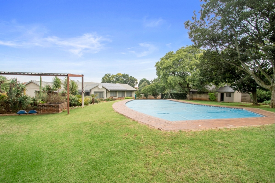 4 Bedroom Property for Sale in Florida Park Gauteng