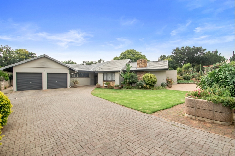 4 Bedroom Property for Sale in Florida Park Gauteng