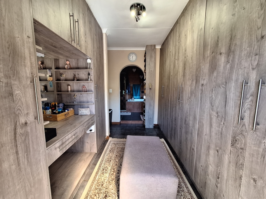 4 Bedroom Property for Sale in Kenmare Gauteng