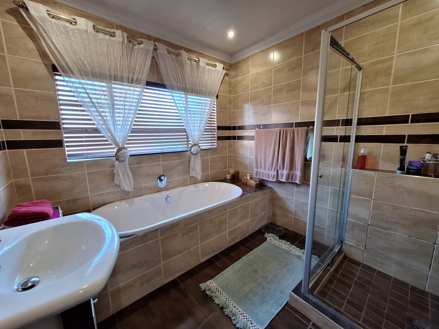 4 Bedroom Property for Sale in Kenmare Gauteng