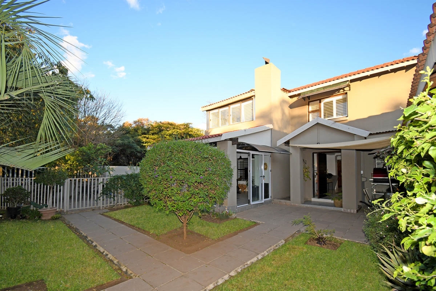 4 Bedroom Property for Sale in Greenstone Hill Gauteng