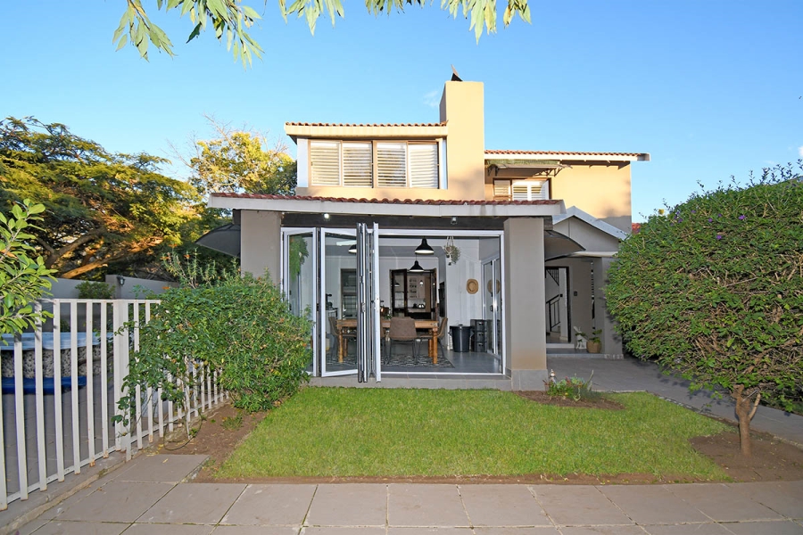 4 Bedroom Property for Sale in Greenstone Hill Gauteng