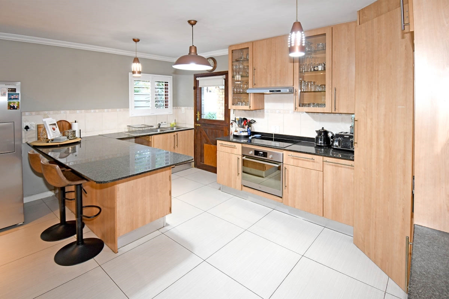 4 Bedroom Property for Sale in Greenstone Hill Gauteng
