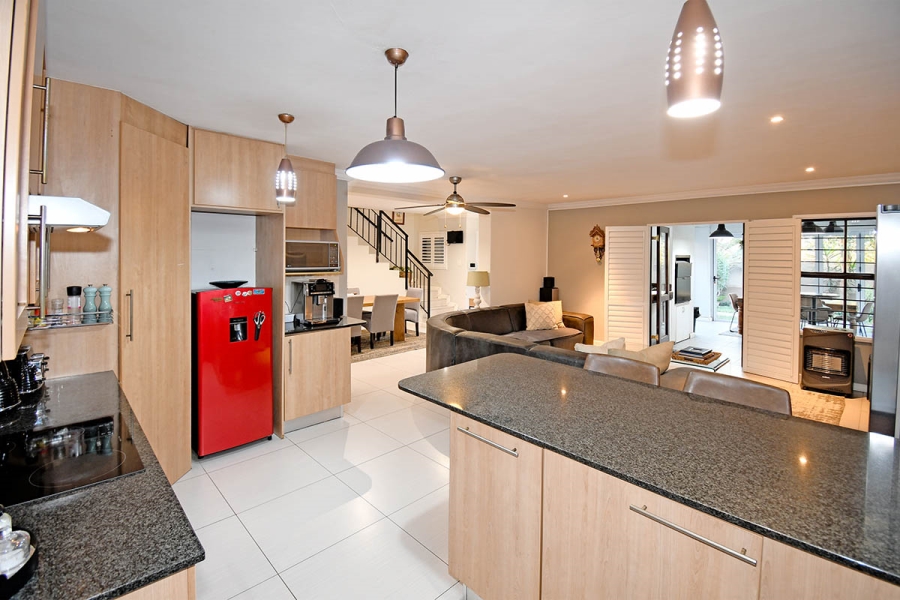 4 Bedroom Property for Sale in Greenstone Hill Gauteng