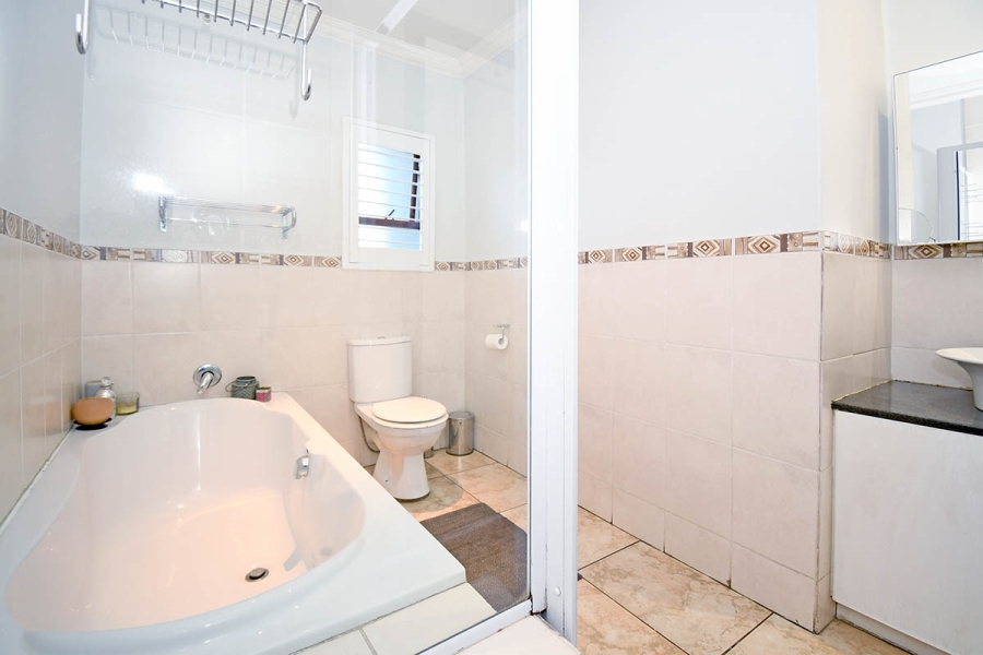 4 Bedroom Property for Sale in Greenstone Hill Gauteng