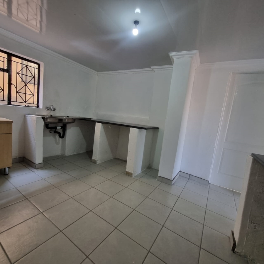 To Let 2 Bedroom Property for Rent in Danville Gauteng
